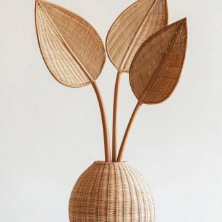 Match real flowers as a Nordic-style living room dining table decoration