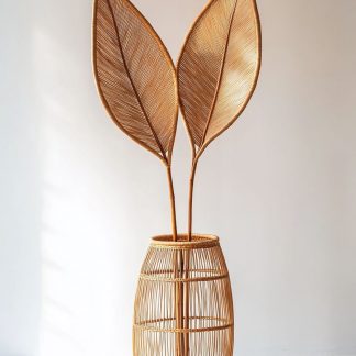 Hand-woven rattan vase, a decorative item for the living room entrance and dining table